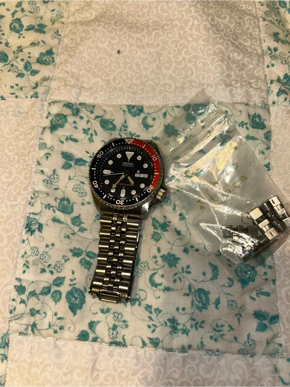 Seiko Stainless Steel Diver Watch with Blue and Red Bezel